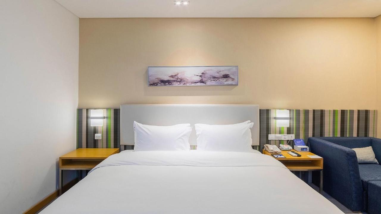 Holiday Inn Express Baoji City Centre By Ihg Екстериор снимка